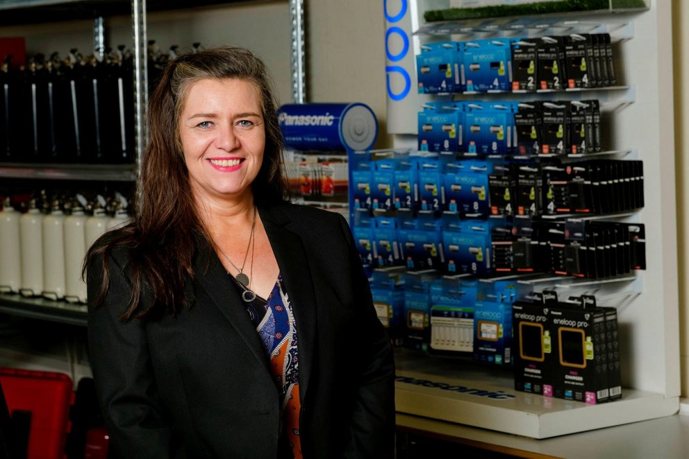 Getur hlaðið sömu rafhlöðuna 2100 sinnum !