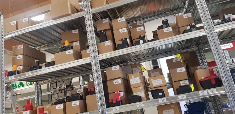 Ný sending af verkfærarafhlöðum.